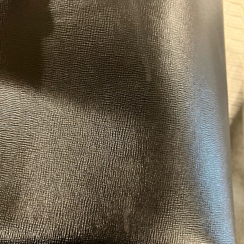 Tom Ford T Tote Black Leather  Handbag - Picture 7 of 7